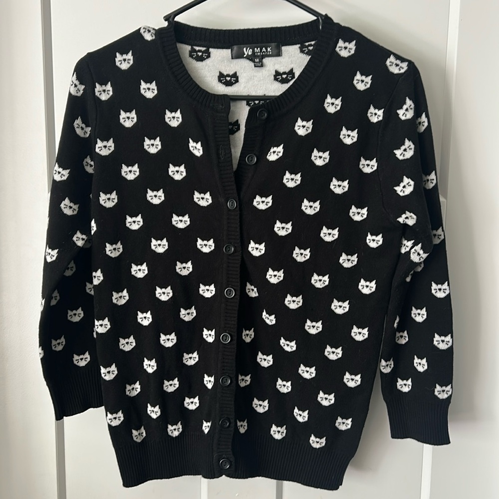 Cat head pattern, black cardigan